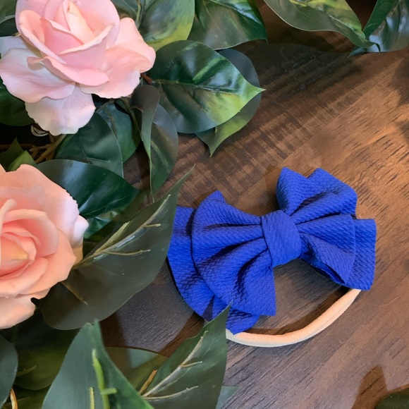 Big bow nylon headband. - Picture 2 of 2